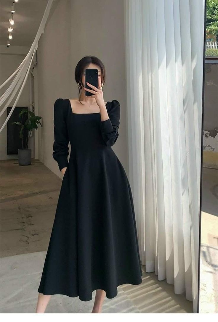 Những mẫu đầm maxi dài mang đến sự sang trọng và gu thời trang thanh lịch.